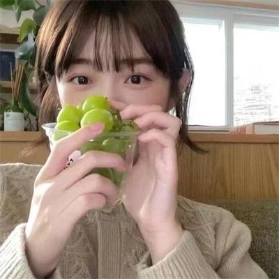 看她轻轻的飞起